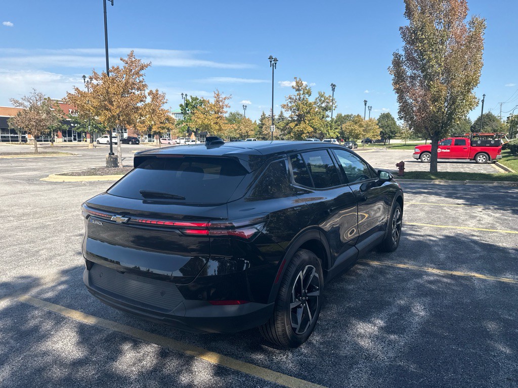 2025 Chevrolet Equinox Image 3