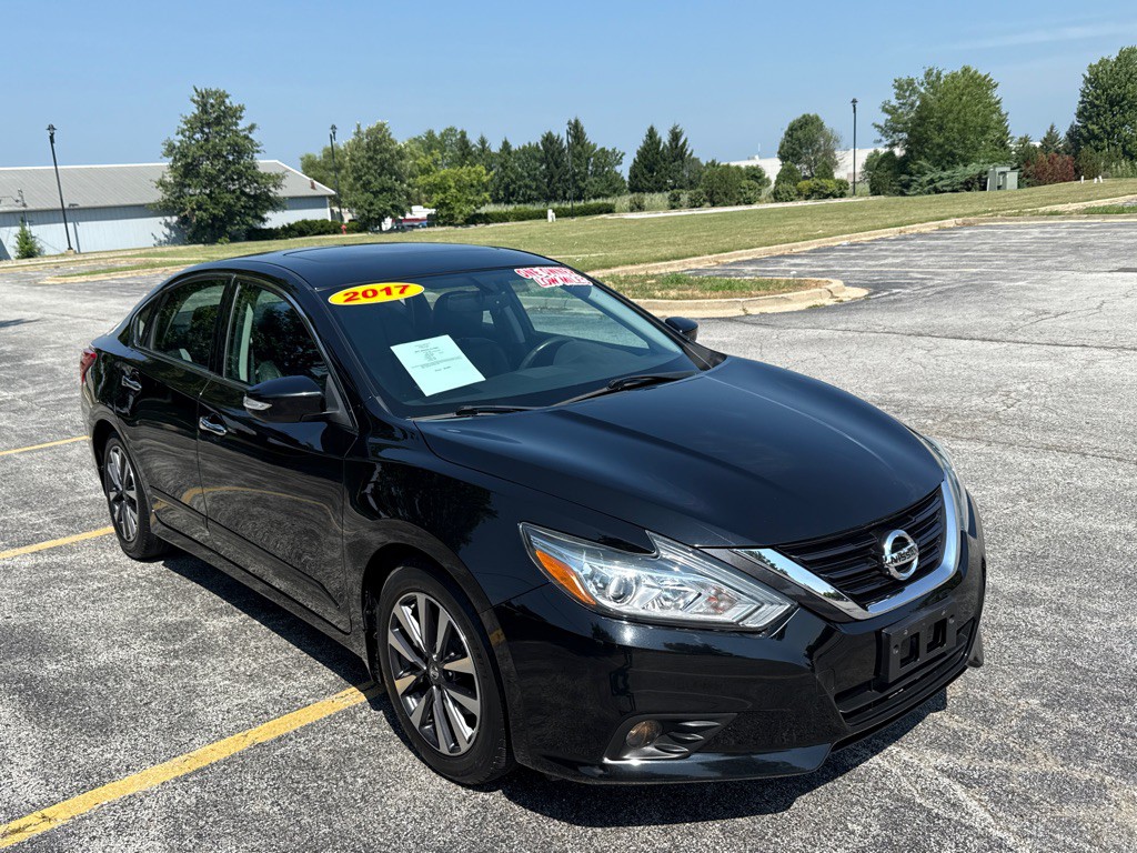 2017 Nissan Altima Image 2