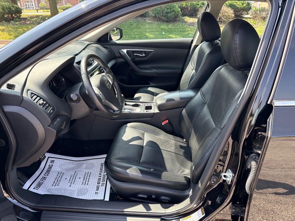 2017 Nissan Altima Image 5