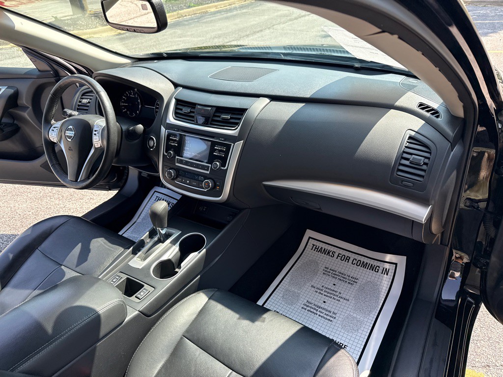 2017 Nissan Altima Image 16