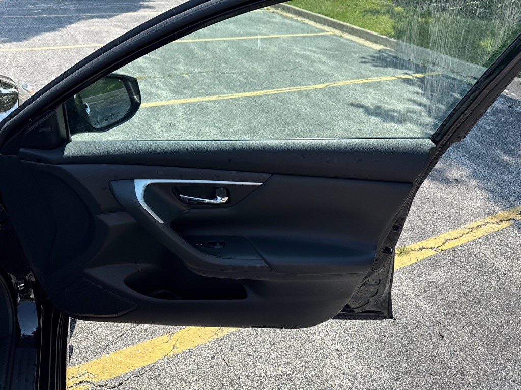 2017 Nissan Altima Image 17