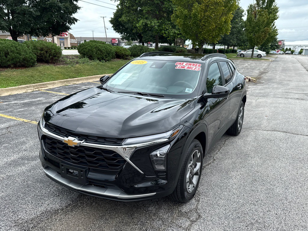 2025 Chevrolet Trax Image 1