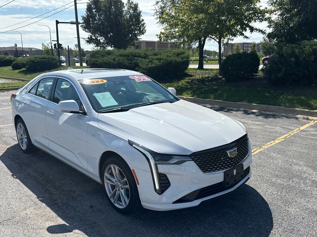 2024 Cadillac CT4 Image 2