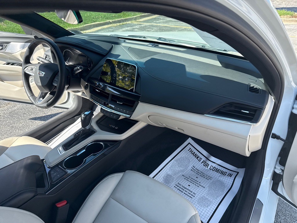 2024 Cadillac CT4 Image 16