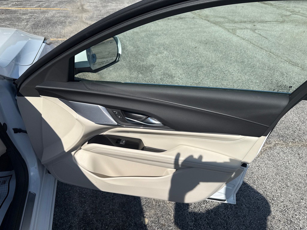2024 Cadillac CT4 Image 17