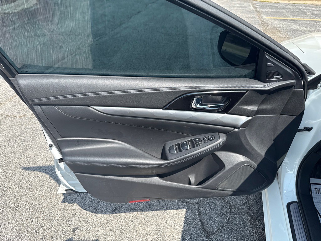 2017 Nissan Maxima Image 7