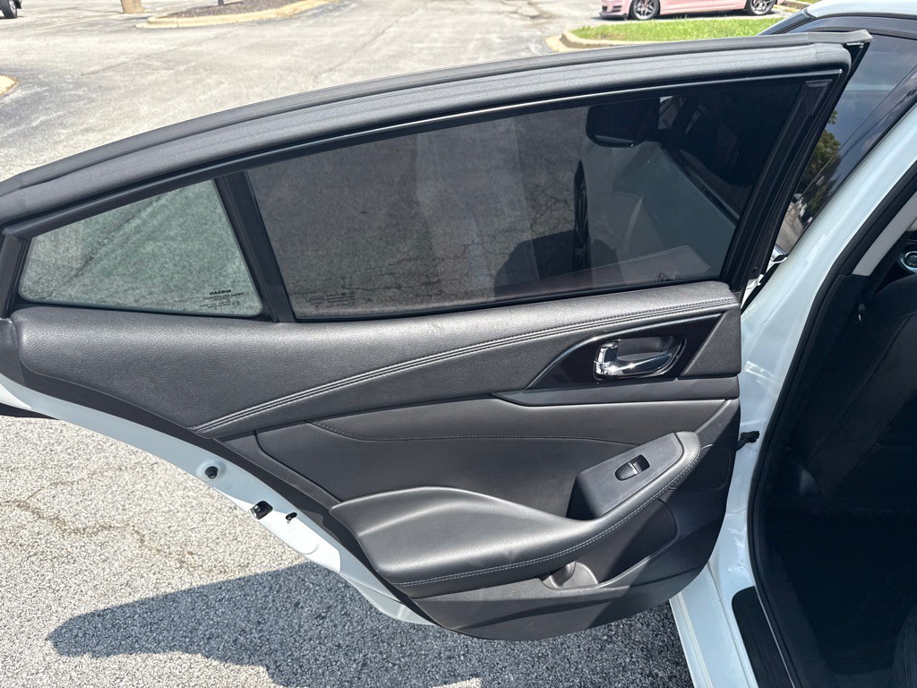 2017 Nissan Maxima Image 10