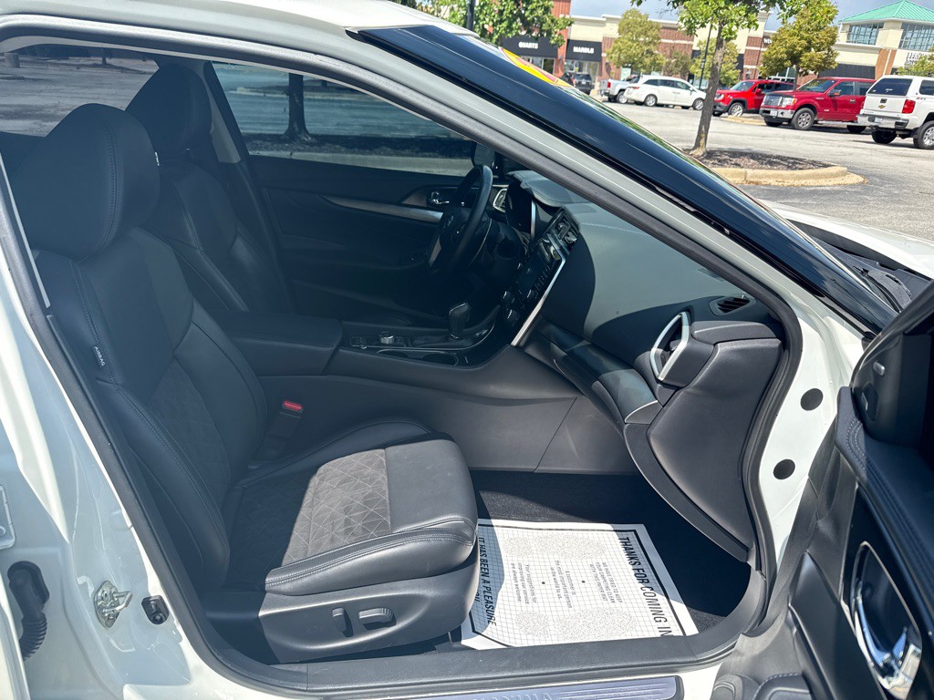 2017 Nissan Maxima Image 16
