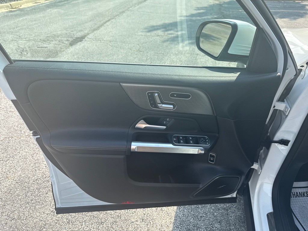 2021 Mercedes-Benz GLB Image 7