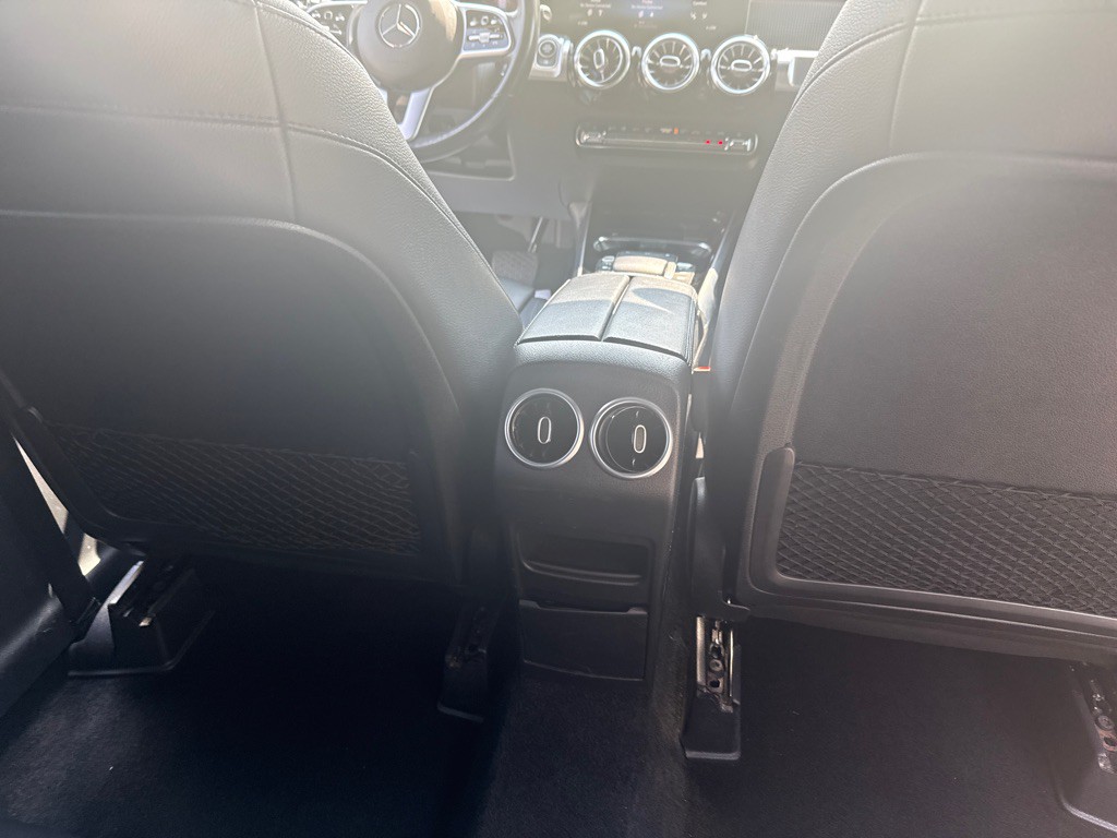 2021 Mercedes-Benz GLB Image 14