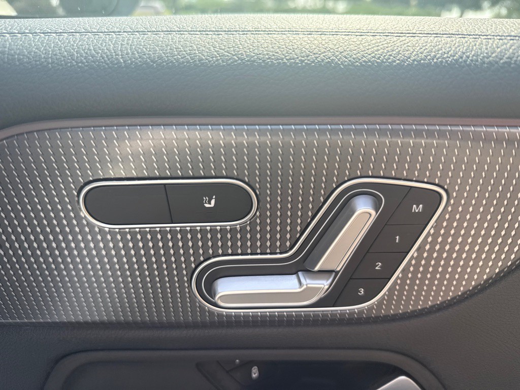 2021 Mercedes-Benz GLB Image 19