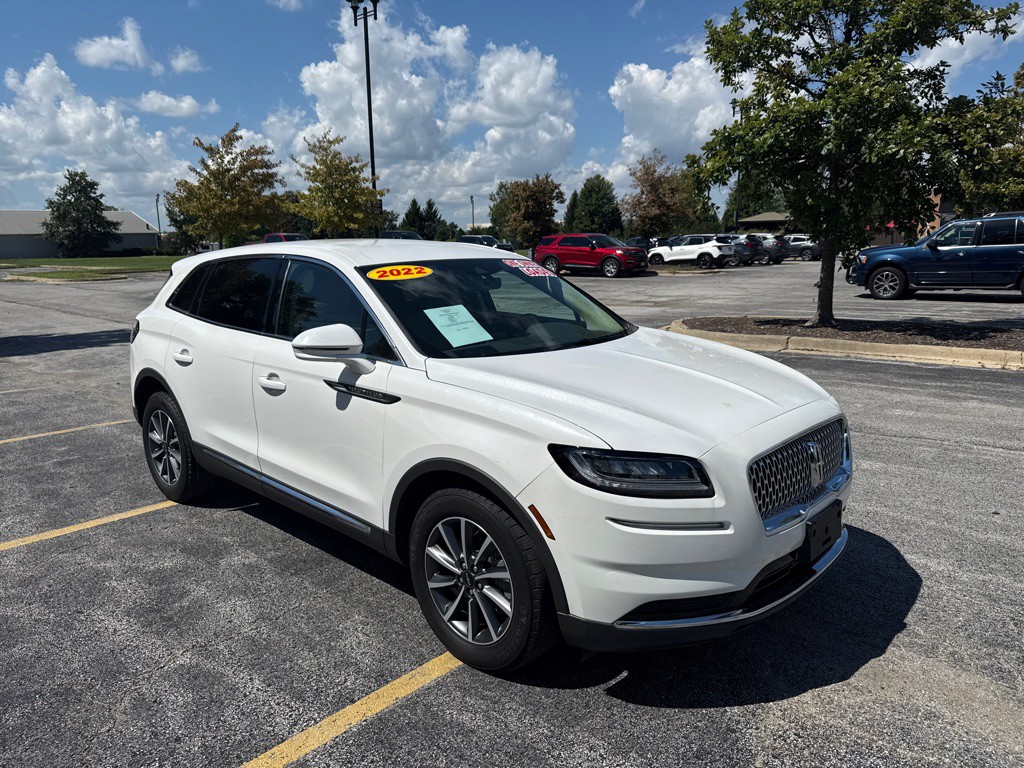 2022 Lincoln Nautilus Image 2