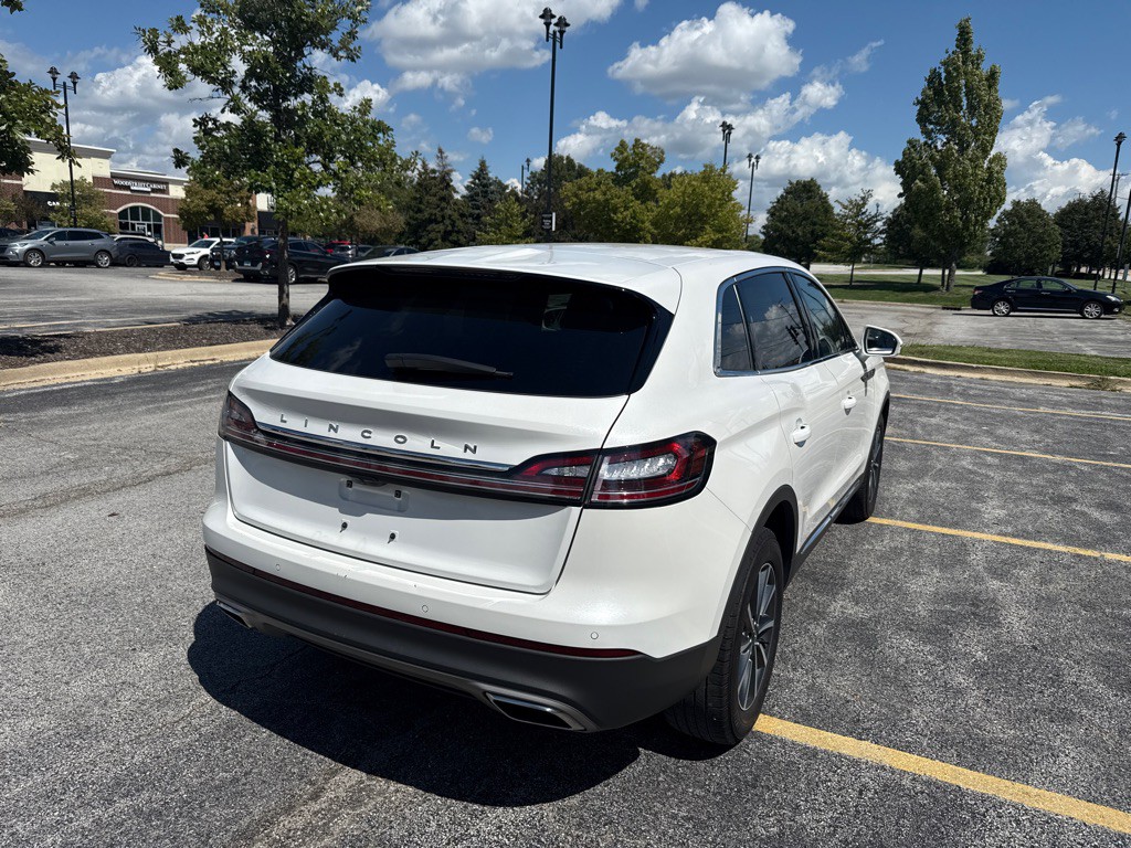2022 Lincoln Nautilus Image 3