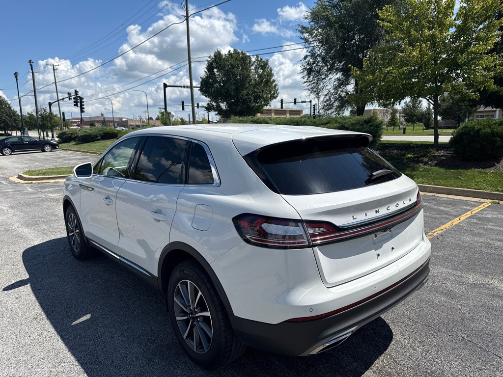 2022 Lincoln Nautilus Image 4