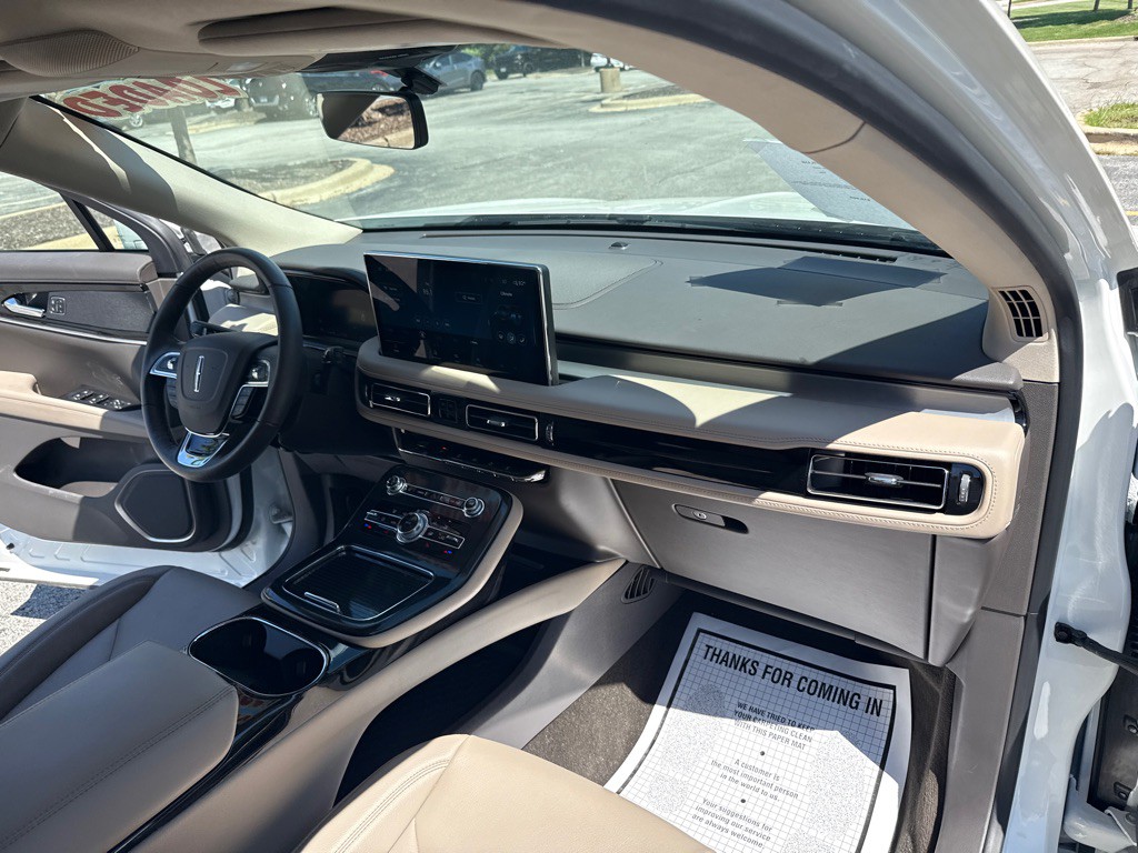 2022 Lincoln Nautilus Image 17