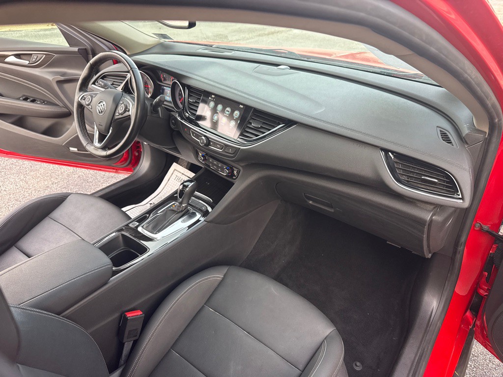 2018 Buick Regal Image 16