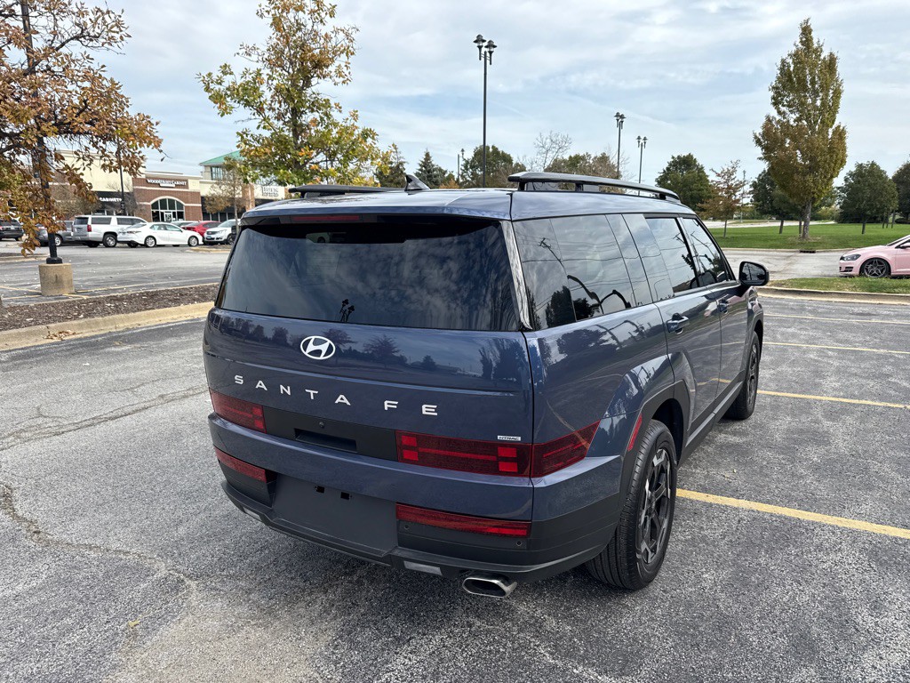 2025 Hyundai Santa Fe Image 3