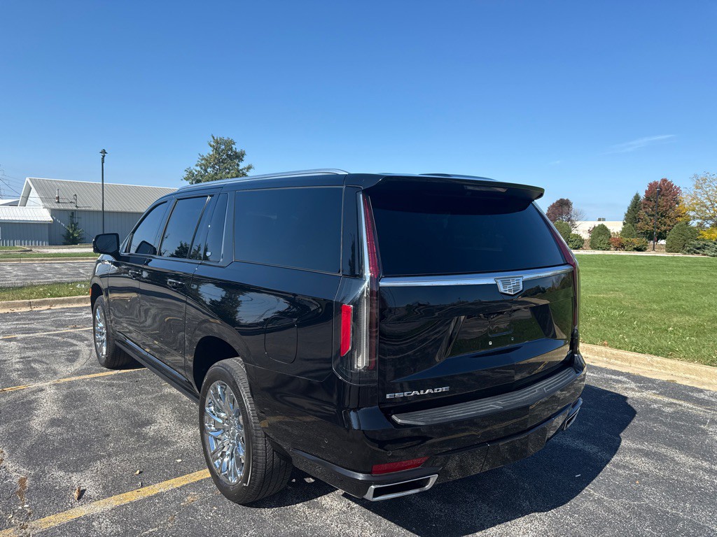 2022 Cadillac Escalade Image 4