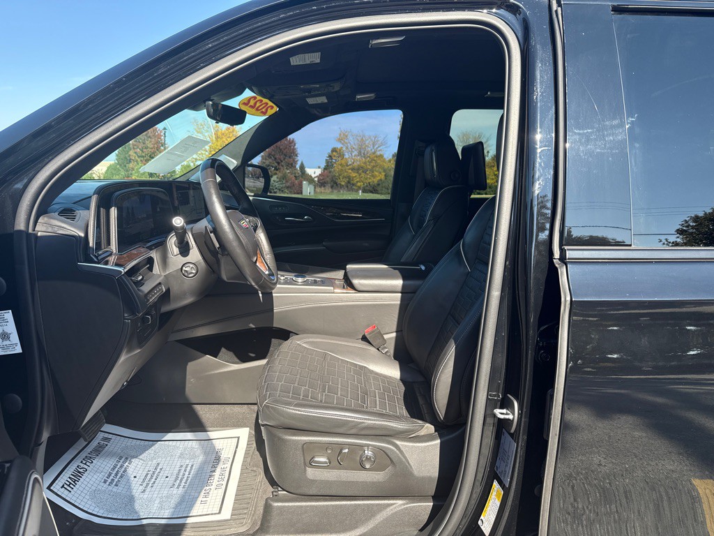 2022 Cadillac Escalade Image 5