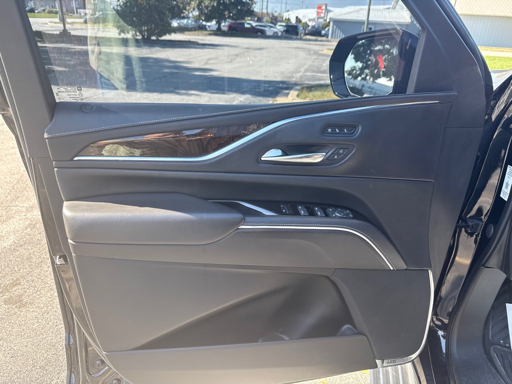 2022 Cadillac Escalade Image 8