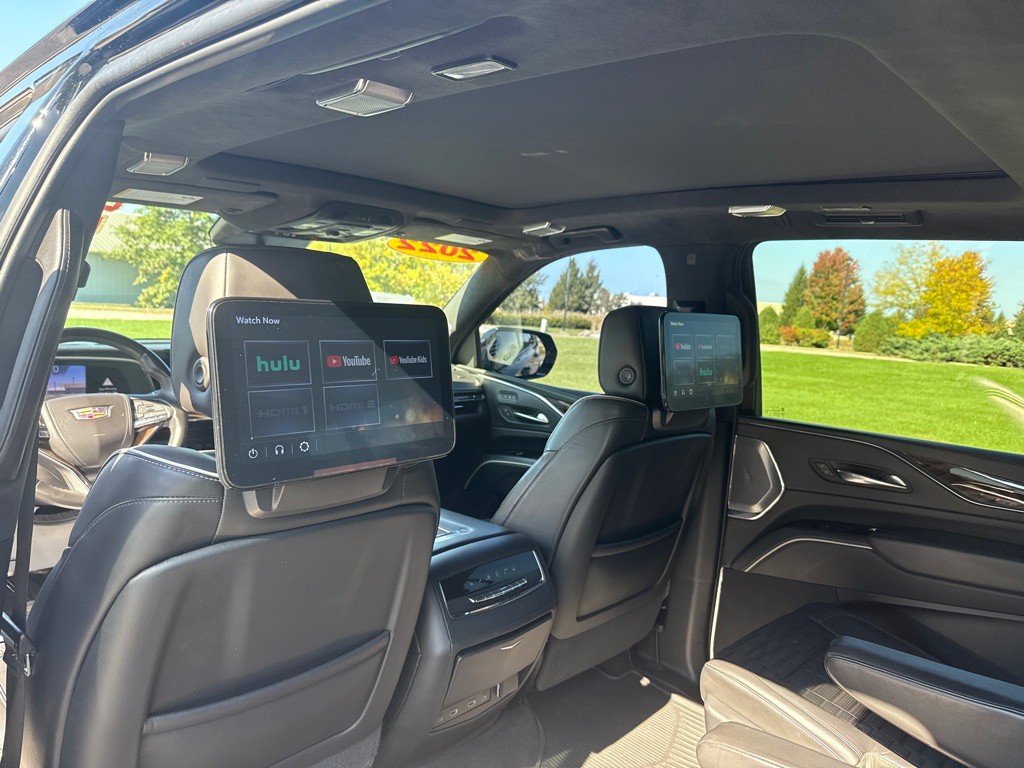 2022 Cadillac Escalade Image 11