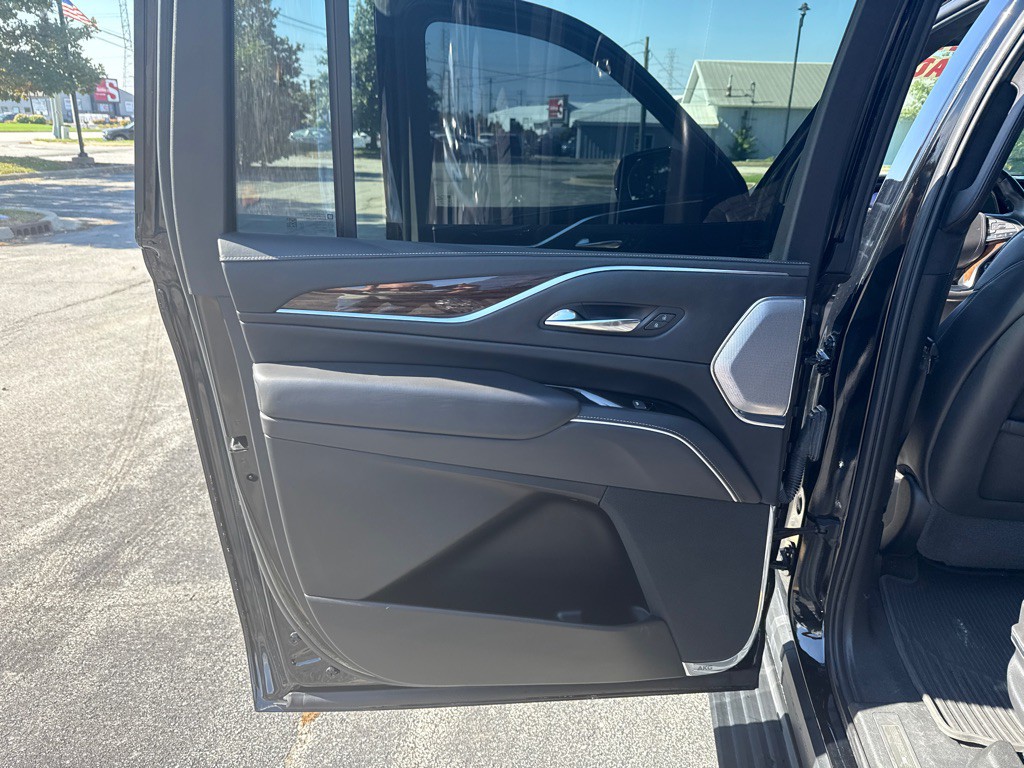 2022 Cadillac Escalade Image 12
