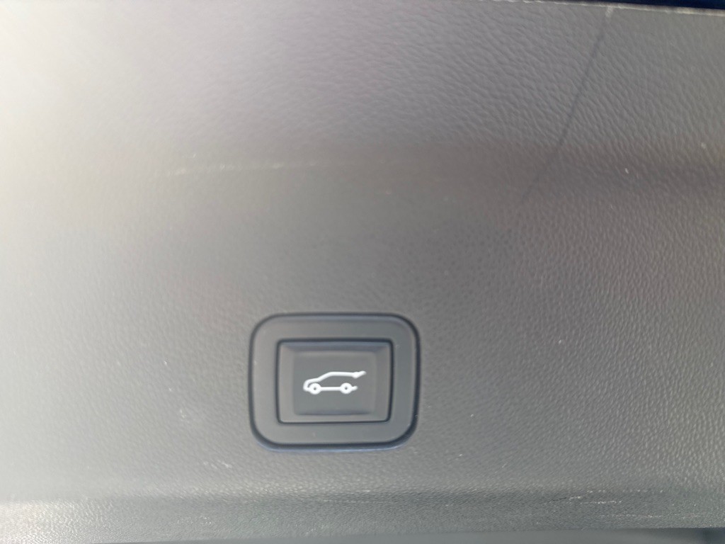 2022 Cadillac Escalade Image 15