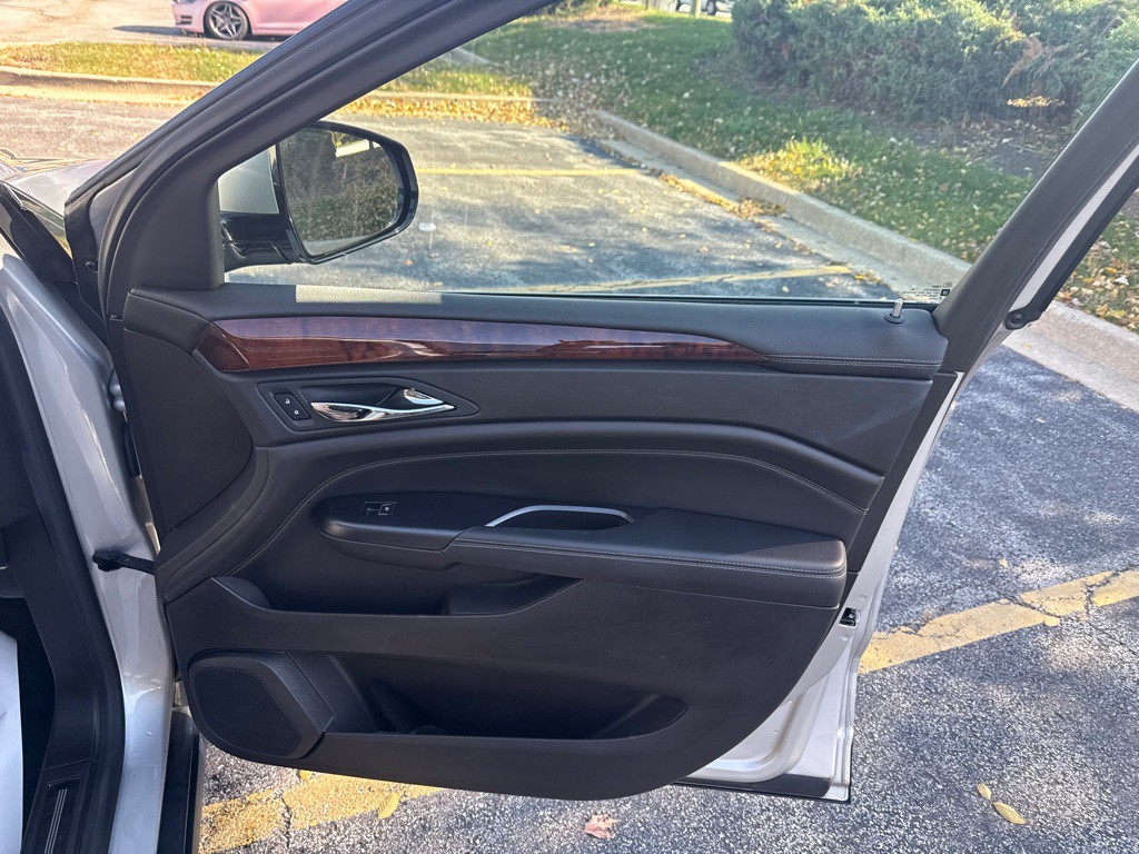 2016 Cadillac SRX Image 16