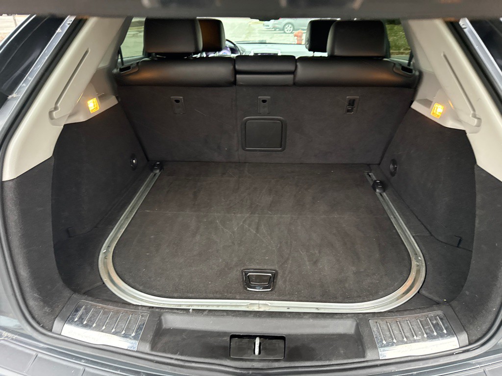 2012 Cadillac SRX Image 10