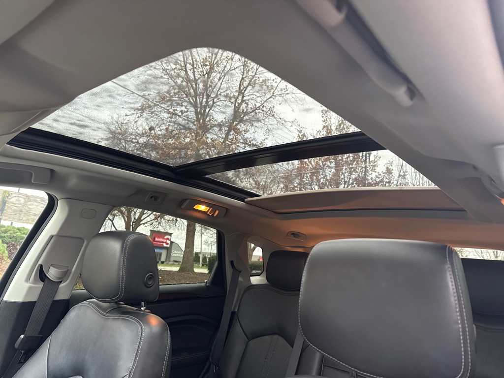 2012 Cadillac SRX Image 16