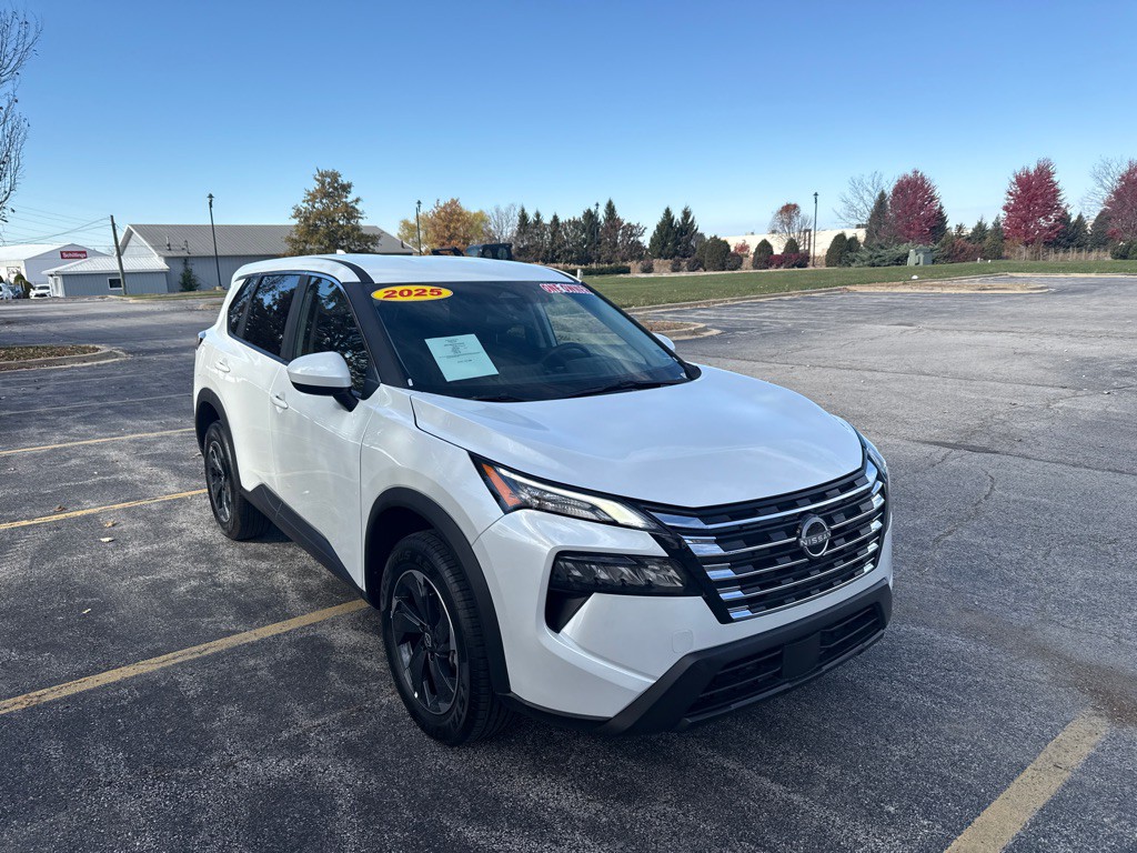 2025 Nissan Rogue Image 2