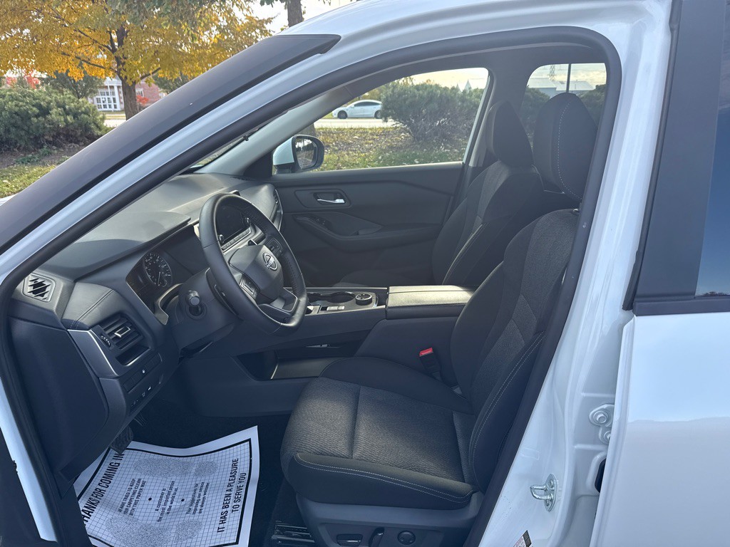 2025 Nissan Rogue Image 5