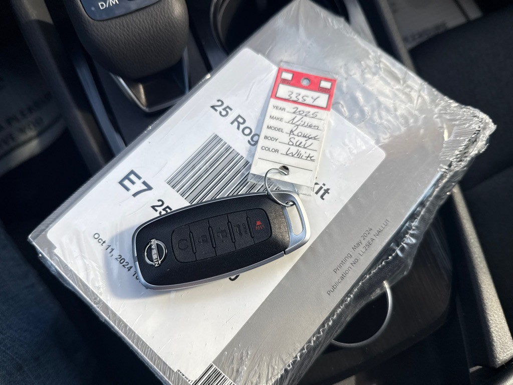 2025 Nissan Rogue Image 35