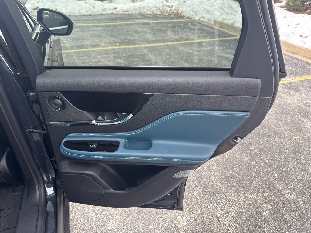 2021 Lincoln Corsair Image 16