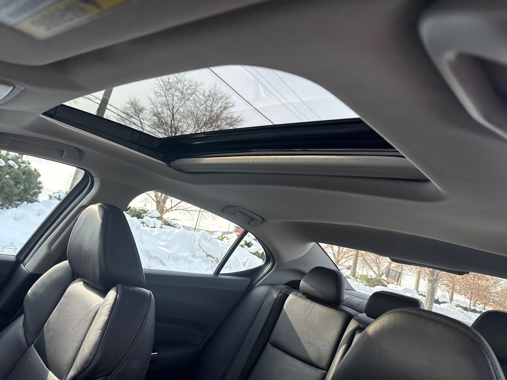 2017 Acura TL Image 32