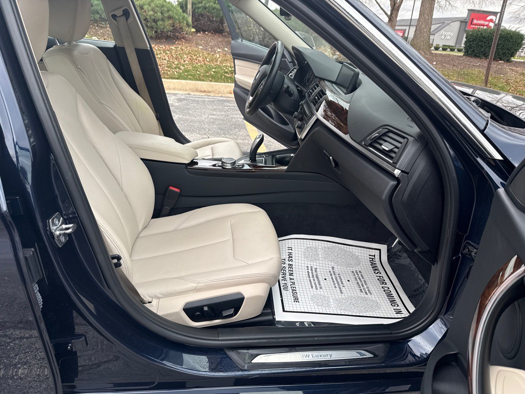 2015 BMW 3 Series Image 15