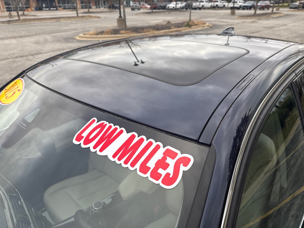 2015 BMW 3 Series Image 24