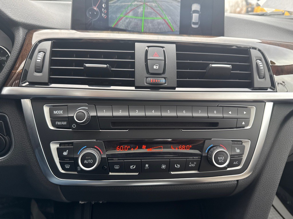 2015 BMW 3 Series Image 32