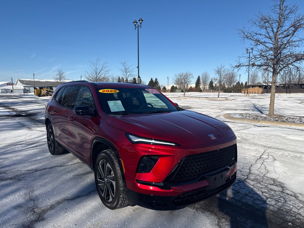 2025 Buick Enclave Image 2