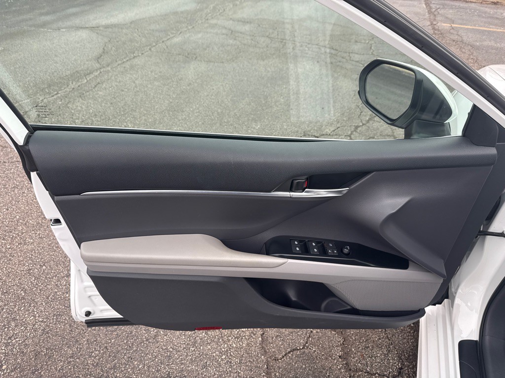 2020 Toyota Camry Image 7