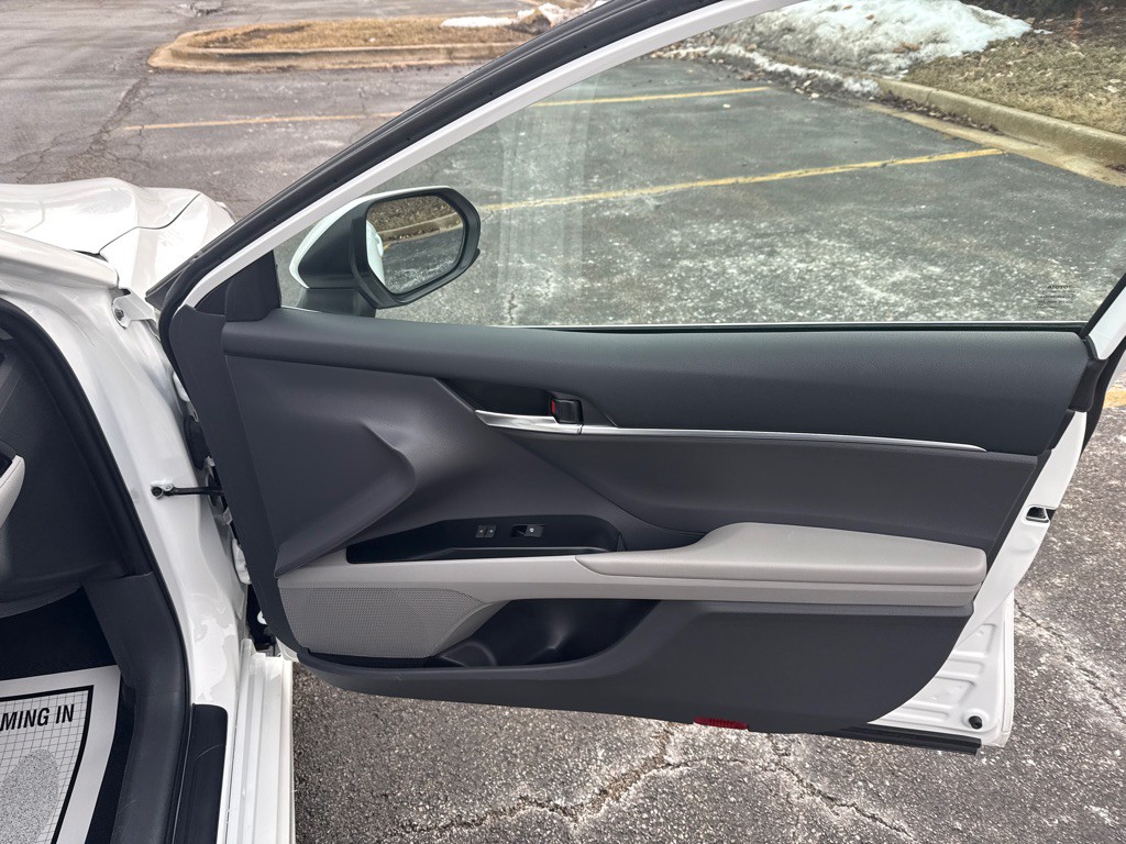 2020 Toyota Camry Image 16