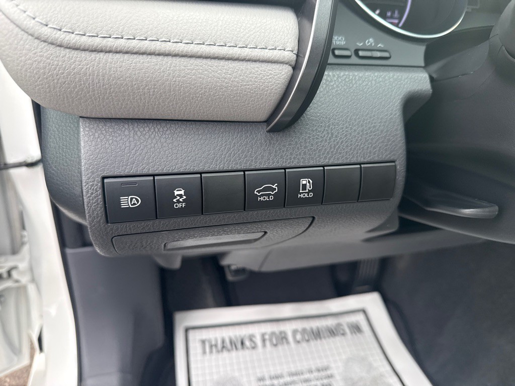 2020 Toyota Camry Image 21