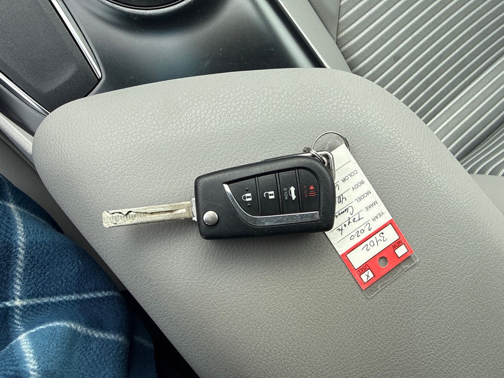 2020 Toyota Camry Image 28