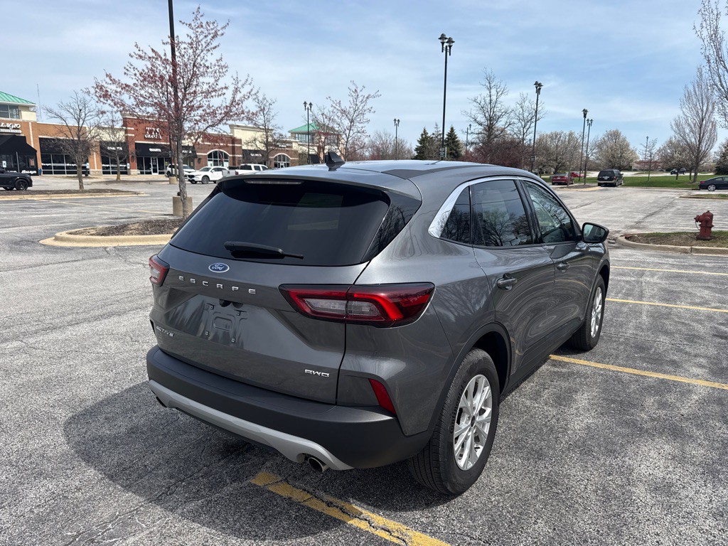 2024 Ford Escape Image 3