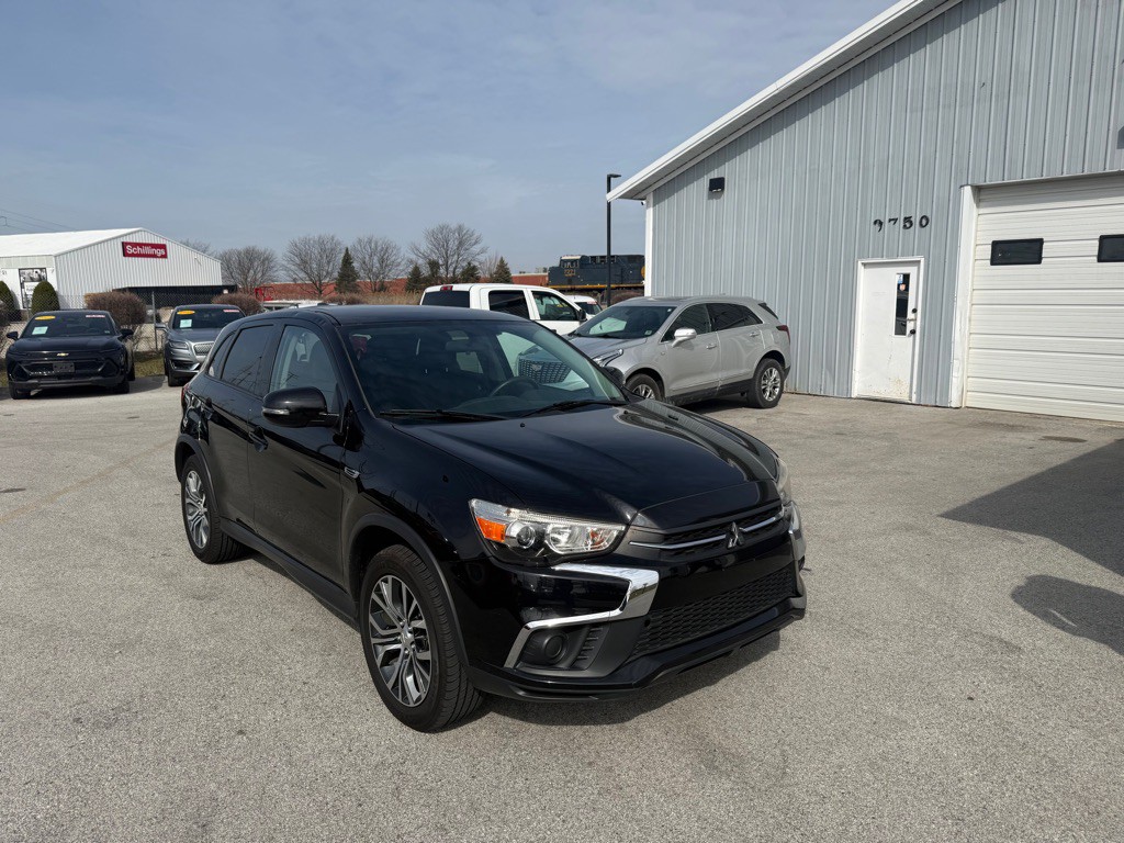 2018 Mitsubishi Outlander Image 2