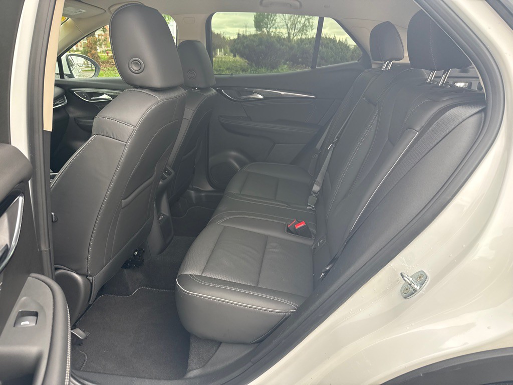 2023 Buick Envision Image 9