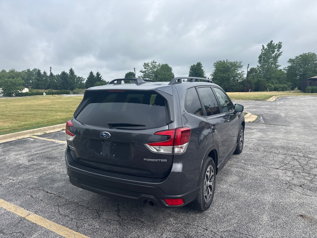 2023 Subaru Forester Image 3