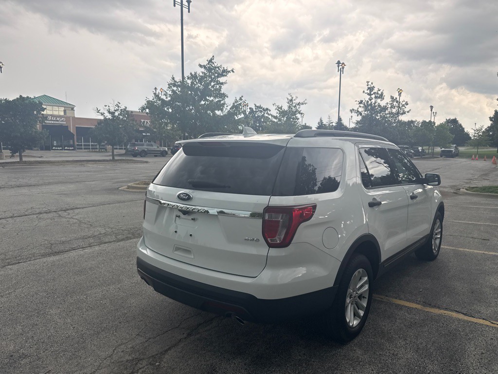 2017 Ford Explorer Image 3