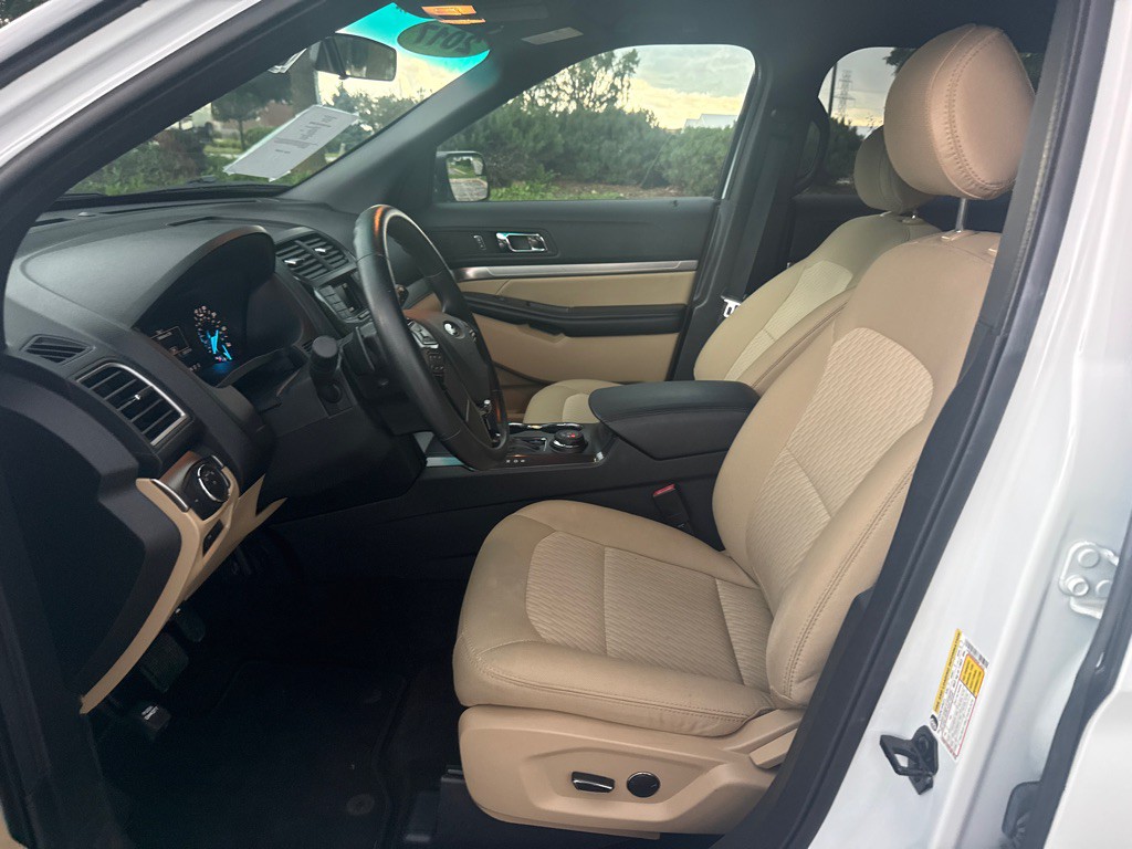 2017 Ford Explorer Image 5