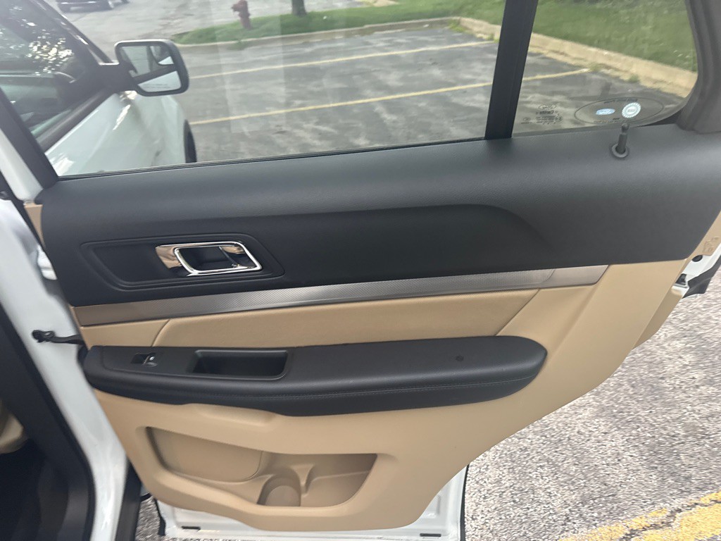2017 Ford Explorer Image 13